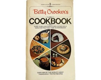 Betty Crocker’s Cookbook 1974 Mass Market Bantam Books Rare Vintage Paperback Good condition
