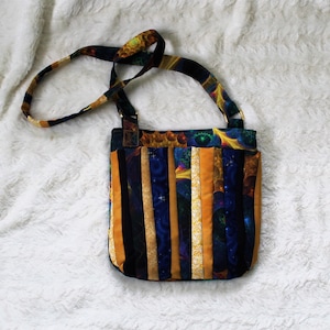 Tela acolchada sobre el hombro Crossbody Bolso Boho Bolso con bolsillo colorido BLUE & GOLD BURST