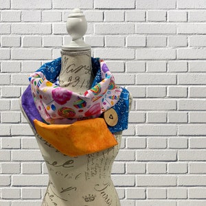 Scarf, cotton candy, sweets, fairground, big buttons