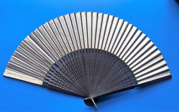 Chinese Asian Sandalwood Hand Fan - image 3