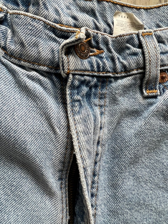 1990s LEVIS White Tab 550 Vintage Denim Shorts //… - image 4