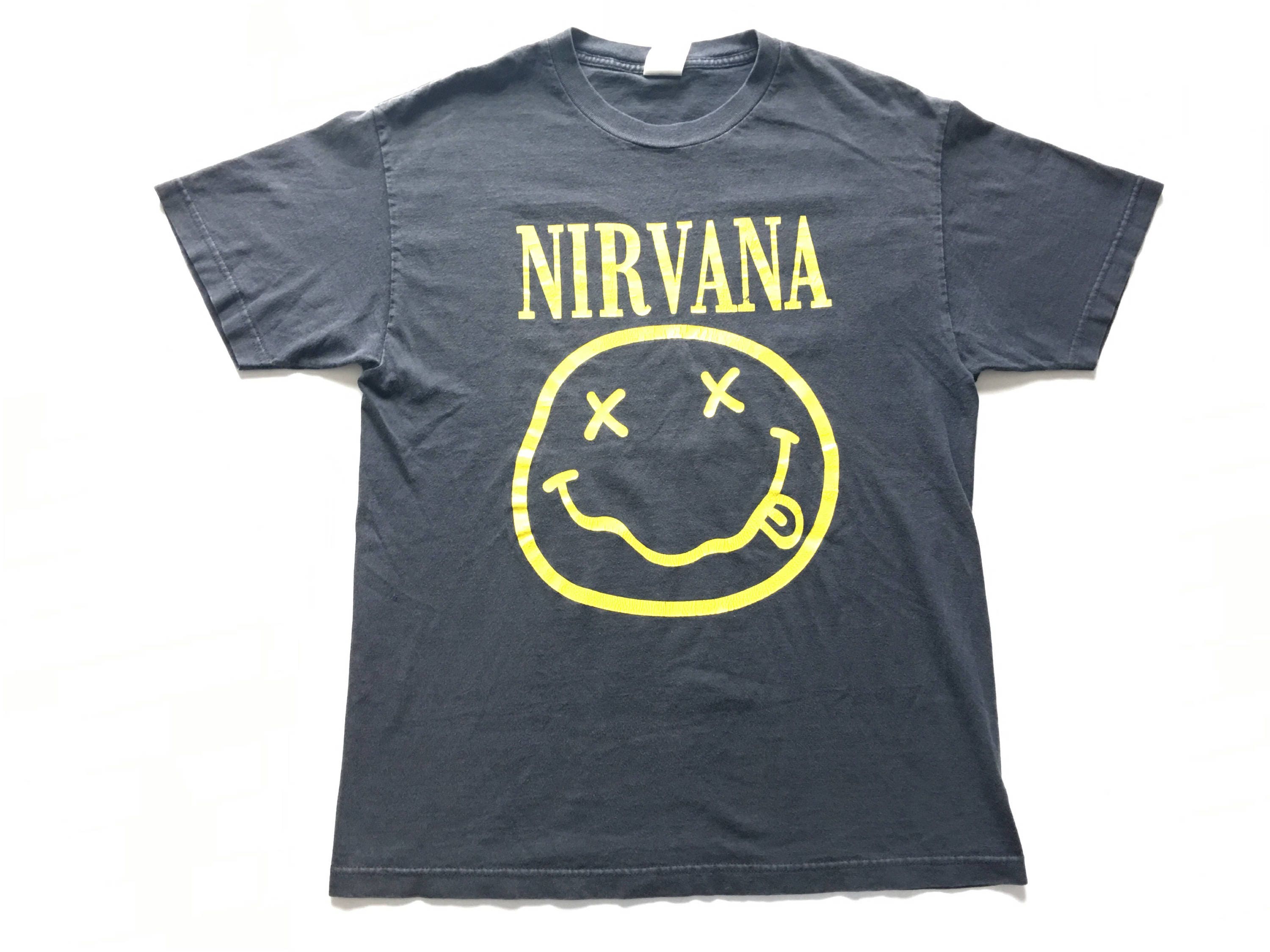 bestemt sløjfe ærme 2000s NIRVANA SMILEY LOGO Aaa Vintage T Shirt // Size Large - Etsy