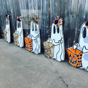 ONE Ghost Door Hanger
