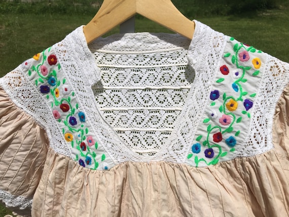 Vintage Embroidered Mexican Dress Crochet Lace Floral Hippie Boho Festival Ethnic Bohemian