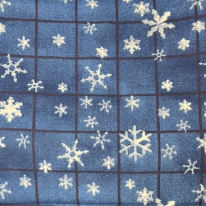 Snowflakes on Blue Check Club Foot Bar Cover