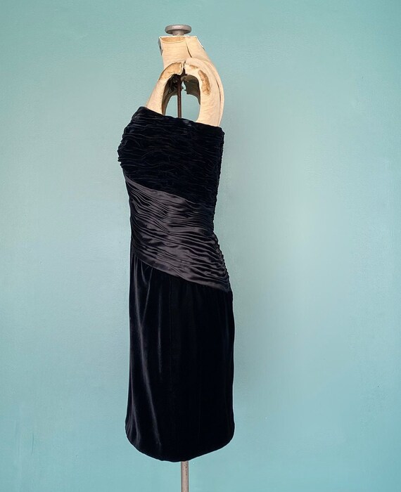 Genny Velvet Dress Black Mini Dress Designer Dres… - image 4