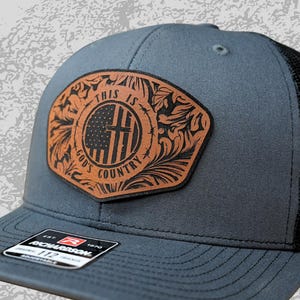 Chapeau campagnard de dieux | Chapeau en cuir repoussé | Casquettes de camionneur| Chapeaux personnalisés | Ceci est le patch des dieux | Patchs | Chapeaux populaires | Cadeau pour lui | Similicuir