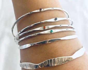 Silver gem bangle/dainty silver bangle/pretty bracelet/minimal bangle/gemstone bangle/stacking bangle/skinny bracelet/ladies bracelet/boho