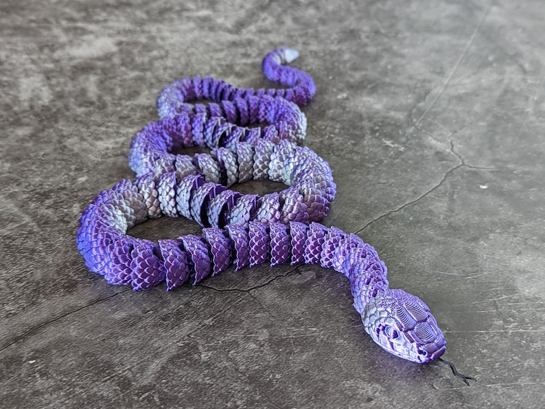 Looooong gelede slang. 3D-geprint fidget/angstspeelgoed/ornament/sculptuur Purple / Lilac