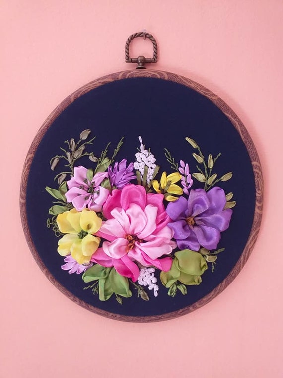 Marco de aro / bordado de cinta / flores bordadas / decoración - Etsy México Marco de aro / bordado de cinta / flores bordadas / decoración - Etsy México