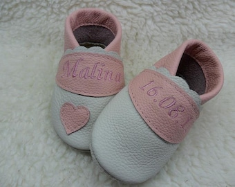 Babyschuhe Babypuschen personalisiert Taufschuhe rosa Mädchen Namensschuhe Baby Krabblschuhe Lederpuschen Geburtsgeschenk Taufschuhe