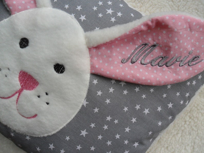 Babykissen mit Namen Hase Odoretta Geburtskissen, Kuschelkissen Hase, Geburt und Taufe, Babygeschenk Kissen, Namenskissen Hase, Bild 1