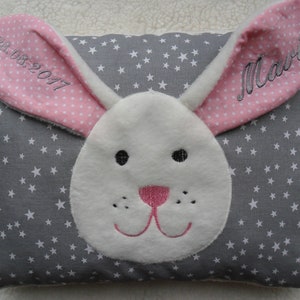 Babykissen mit Namen Hase Odoretta Geburtskissen, Kuschelkissen Hase, Geburt und Taufe, Babygeschenk Kissen, Namenskissen Hase, Bild 4