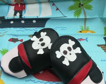 Chaussons en cuir souple "Tête de Pirate"