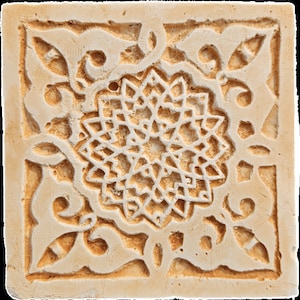 Small alhambra floral tile