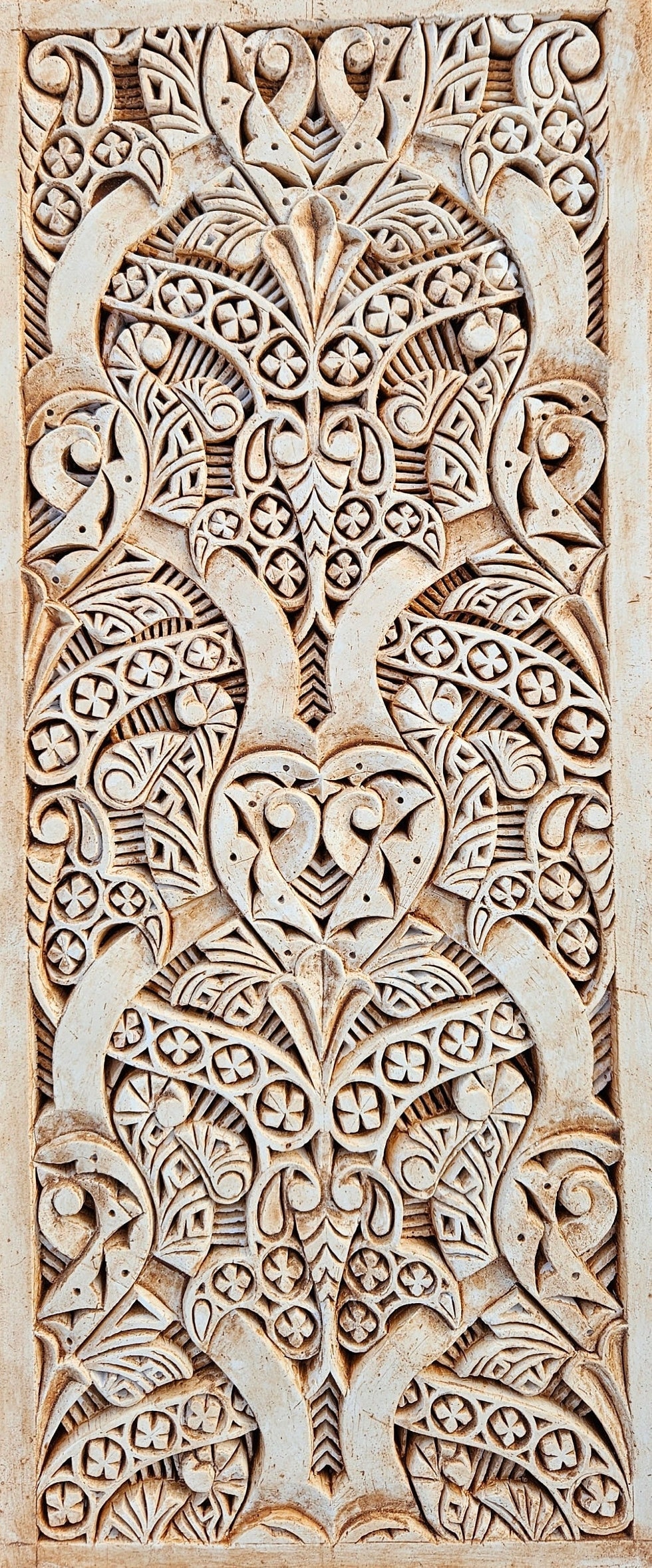 Caliph arabesque alhambra carving