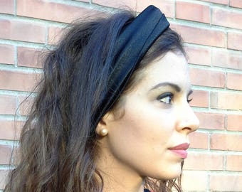 Hair band, or turban, in black satin to be used also as neck warmer or earmuffs; Black hair band or closed loop scarf