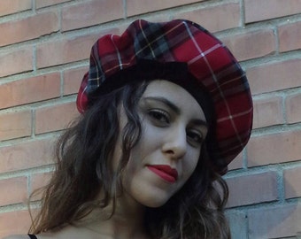 Scottish women's BASE, Basque cap, wool beret, French beret, wool tartan fabric cap in shades of red and gray.