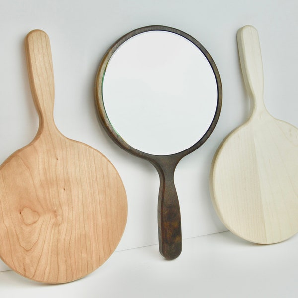 Espejo de mano de madera