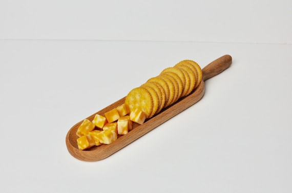 Cracker top serving dish