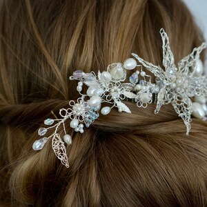 Bridal hair comb with hand knitted silver wire flower