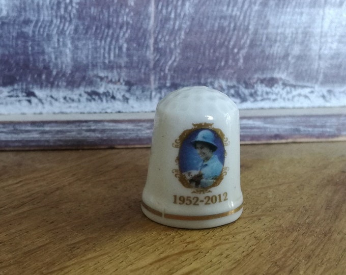 Vintage thimbles OBAN thimble beautiful Fine Bone China places of interest bone china England made A2
