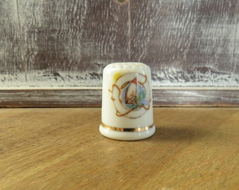 Vintage fingerborg / Lloret / vacker blå / benporslin tillverkad i England / A7