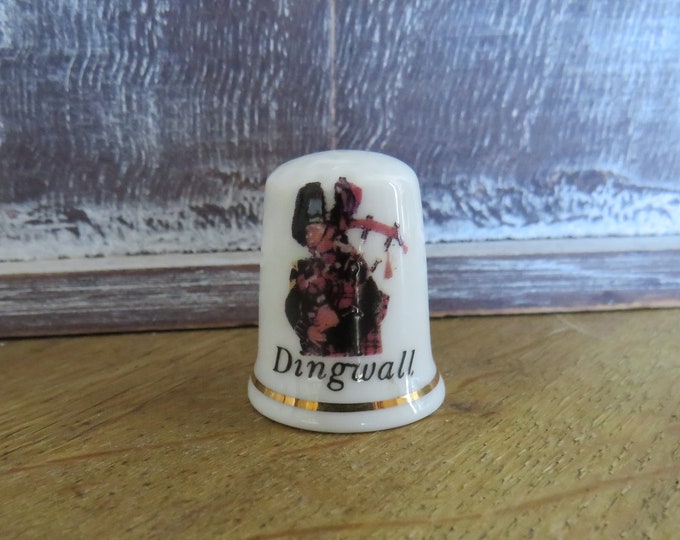 Vintage thimbles Scotland Piper / DINGWALL thimble / beautiful Fine Bone China / places of interest / bone china England made / H8