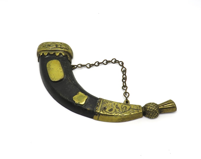 brass horn wall decor / wall decor / vintage brass / house / c1960