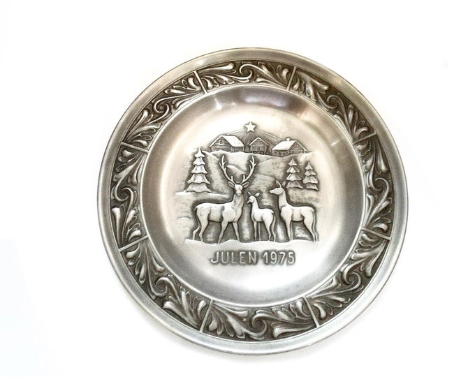 vintage Pewter Plate / Astri Holthe / Julen 1975 / Collectible / Pewter Plate / Norwegian Pewter Norsk Made In Norway Norwegian Wall Decor