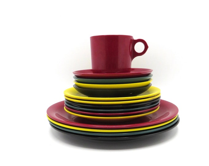 vintage  tea set / vintage 60s Melaware harlequin set of melamine plastic camper van picnic plates / English  / discontinued / plastic 60s