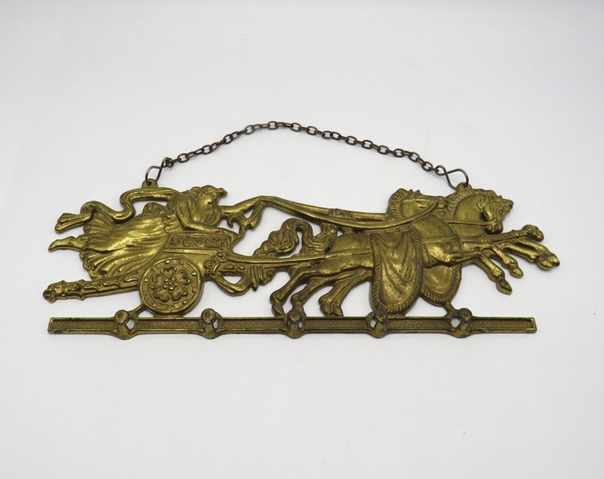 Key holder for 5 keys / brass chariot and horses / key holder wall decor / vintage brass / house / c1960
