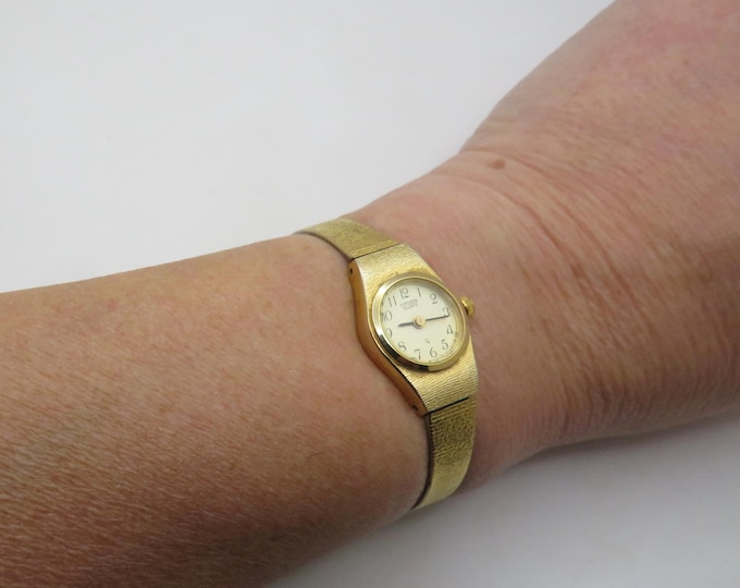 Citizen vintage watch / womens watches / small  6" wrist / vintage wrist watch / Japan watch / vintage Watch / watch / ladies watch (w6)