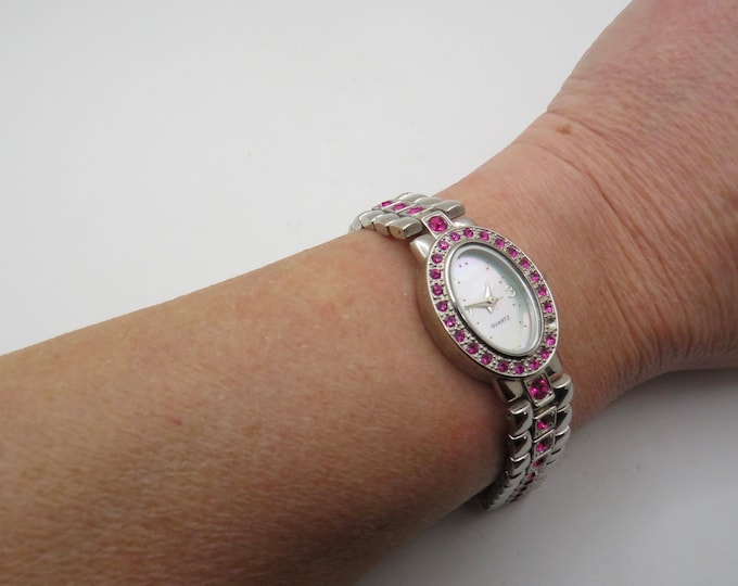 Vintage watch / womans Watch / pink fashion Watches /  mother of pearl / Gift for her / 6.8" wrist.  (T2)