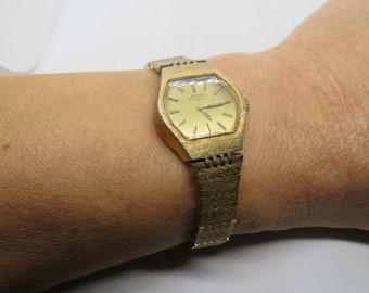 Vintage gold mechanical watch / womens Gold Dress Watch /  ladies Watch /  Gift for her