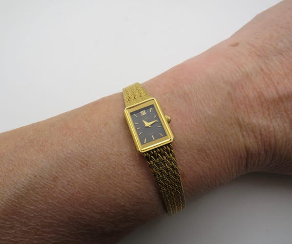 Vintage rectangle watch / dainty Quartz womens gold watches /  6.4" wrist / vintage wrist watch / Japan watch / watch / ladies watch (a23)