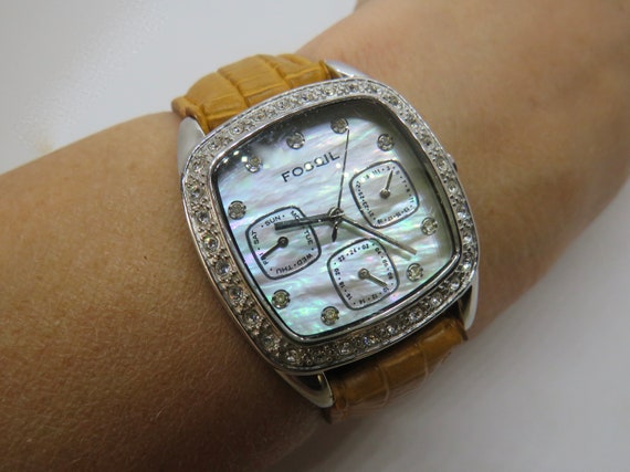 Fossil F2 Watch / Large Unisex Dress 