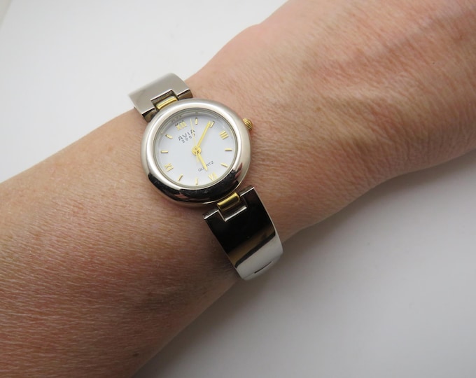vintage watch / two tone wrist watch / womans watch / avia watch  / watch / ladies watch (n24)
