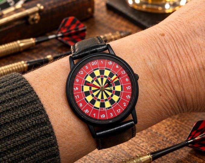 Vintage Dartboard Watch – Black Strap – Novelty Quartz Wristwatch (N5)
