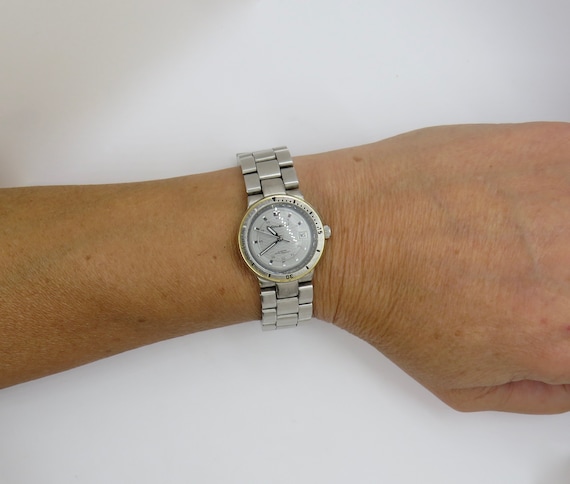 ladies watch / Quartz watch / grey faced watch / ladies Watch / large wrist size / vintage sport  / gift for her / watch