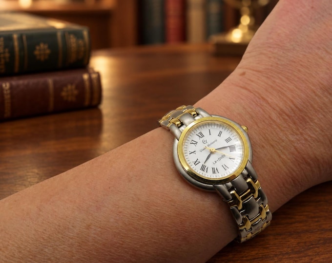 Vintage watch / Two tone watch /  7" wrist / Quartz watch / sports Watch /  ladies Watch /  Gift for her (d21)