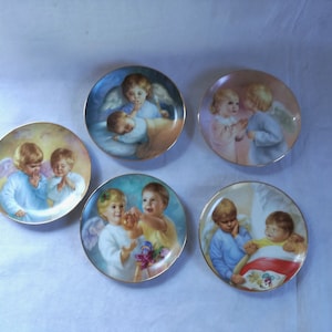 Heavenly Angels / 7777 /MaGo Collectable 5x plates set / designed plates / Collectable angel plates / vintage Plate set