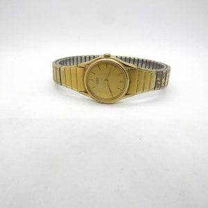 Vintage watch / Seiko watch / Quartz watch / Ladies Dress Watch / ladies small face Watch / Gift for her image 5