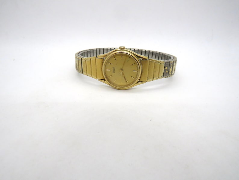 Vintage watch / Seiko watch / Quartz watch / Ladies Dress Watch / ladies small face Watch / Gift for her image 5