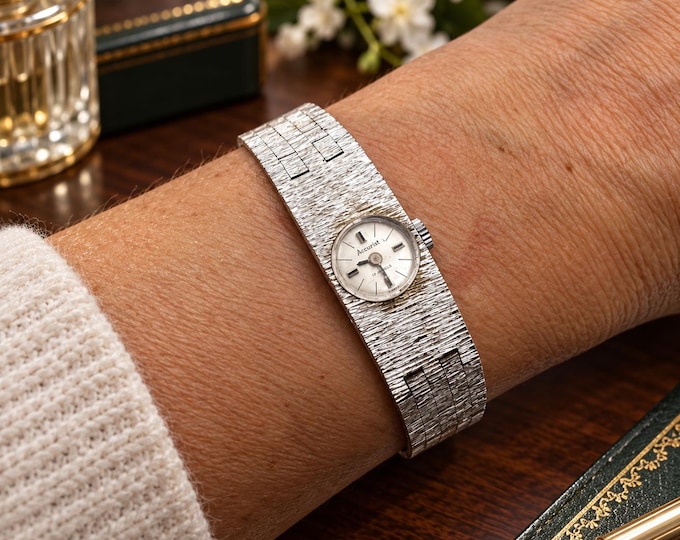vintage Swiss watch / gift for her / Small wrist watch / mechanical watch / vintage watch / vintage 60s / womans  watch