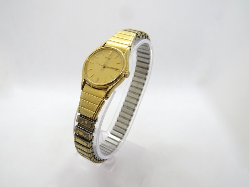 Vintage watch / Seiko watch / Quartz watch / Ladies Dress Watch / ladies small face Watch / Gift for her image 3
