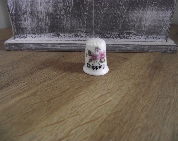 Vintage thimbles / Chipping / British / beautiful Fine Bone China / bone china England made / BRE2
