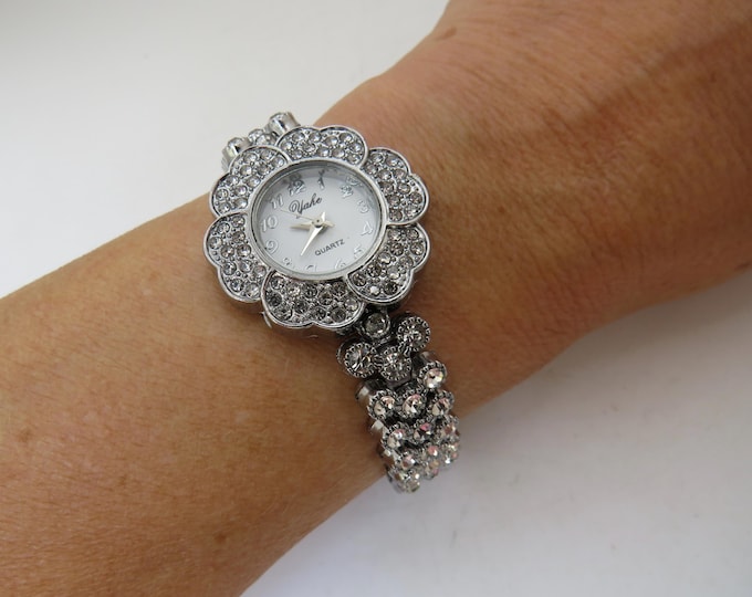 Vintage Diamond Ladies Dress Watch - Quartz Movement AA18