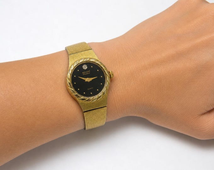 Vintage Accurist Womens Gold-Tone Diamond Watch: Black Dial, Rope Bezel Bracelet