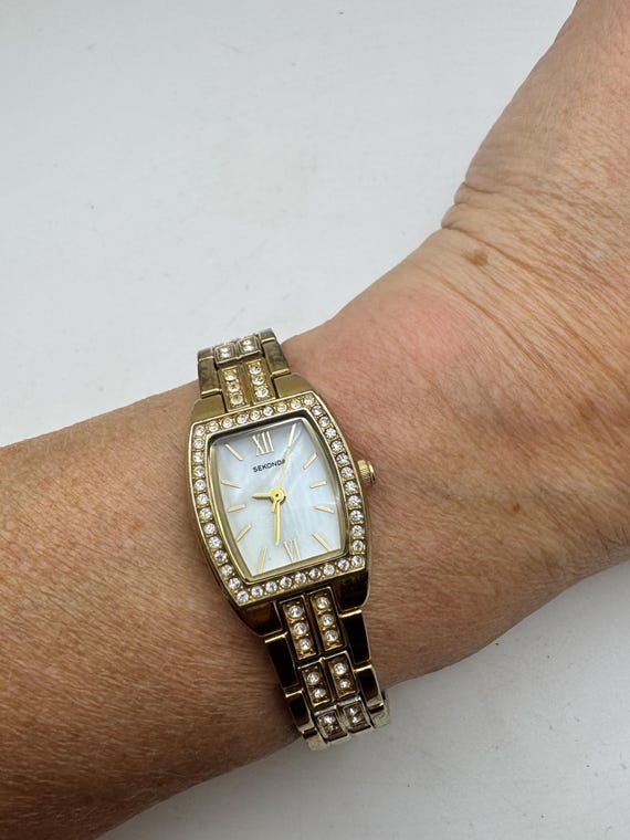 Ladies Sekonda Gold Tone Crystal Watch, Mother of Pearl Dial, Quartz Bracelet size 6.2" with Spare Links (boxed)